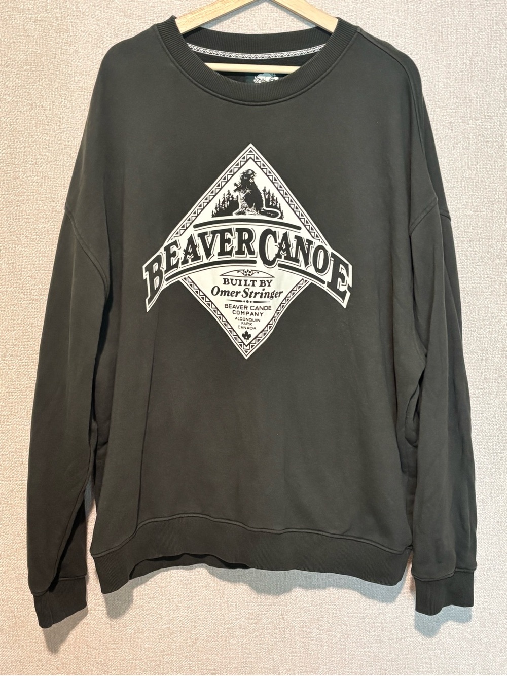 Roots Men's gray Graphic beaver outdoors organic Crewneck Sweatshirt XL
Unisex